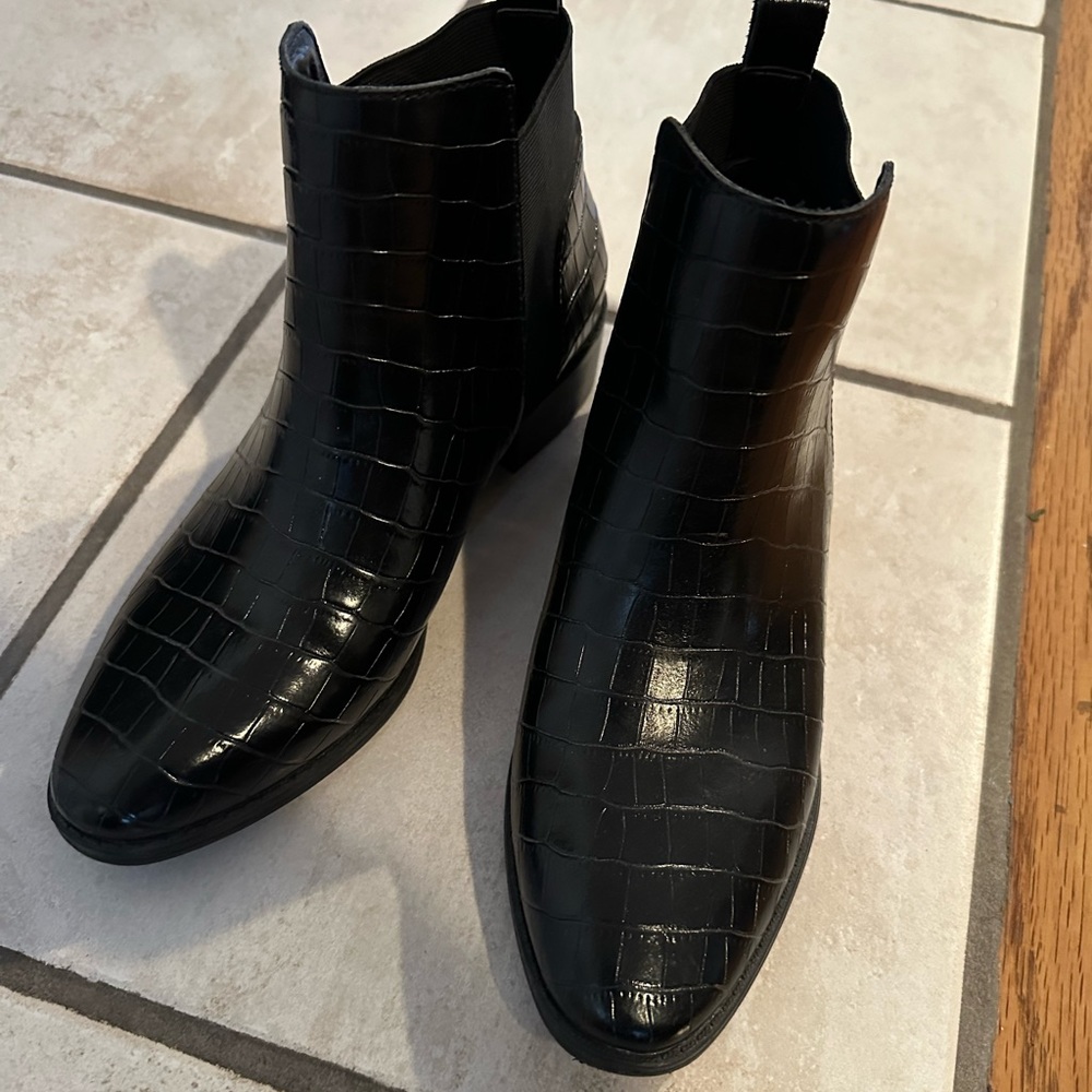 Dolce vita Tristian croc boots